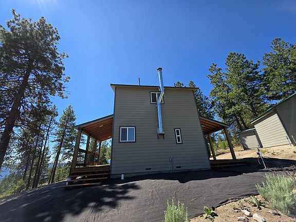 3rd image of 147 W High Country Dr