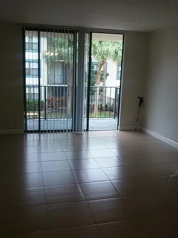 2 bed, 2.0 bath, 728 sqft, $1,895 — Photo 4