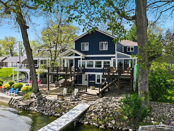 2nd image of 1025 Pleasant Point
