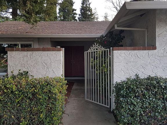 3rd image of 1100 Willow Glen Dr