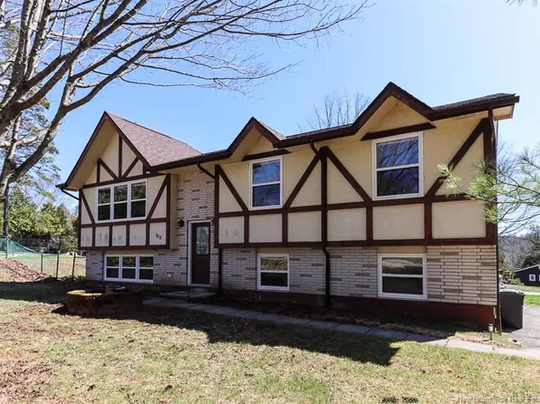 100 Doncaster Dr, Quispamsis, NB E2E 1R7