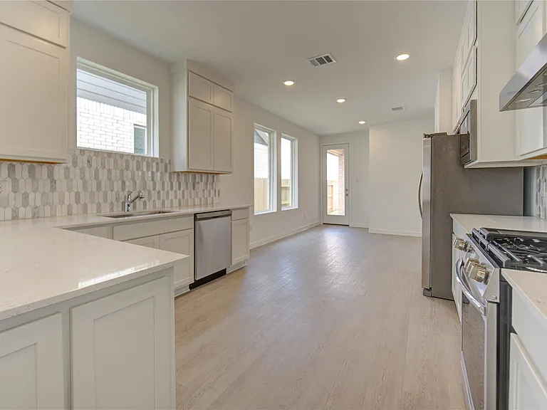 1047 Blue Stone Dr — Photo 16
