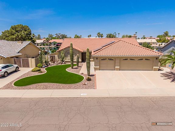 2nd image of 2127 N Pebble Beach Dr
