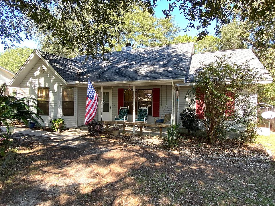 1st image of 107 Pinoak Ct E