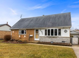 8801 Olympic Dr, Bridgeview, IL 60455