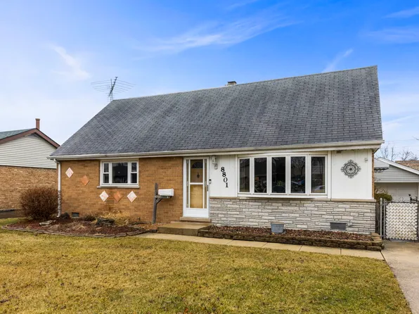 8801 Olympic Dr, Bridgeview, IL 60455