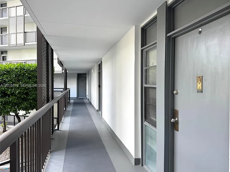 20400 W Country Club Dr #209 — Photo 24