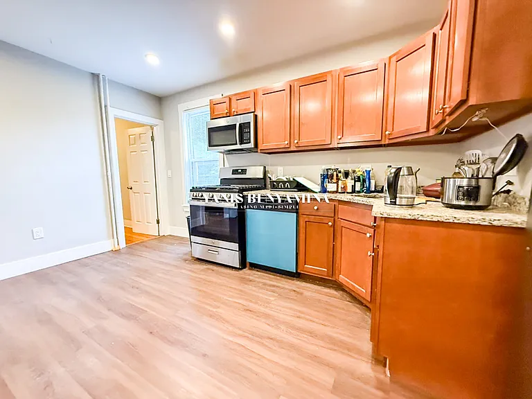 25 Elmer St — Photo 6