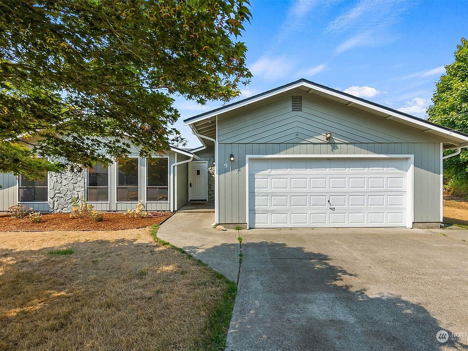 1st image of 912 Bonnie Lane SW
