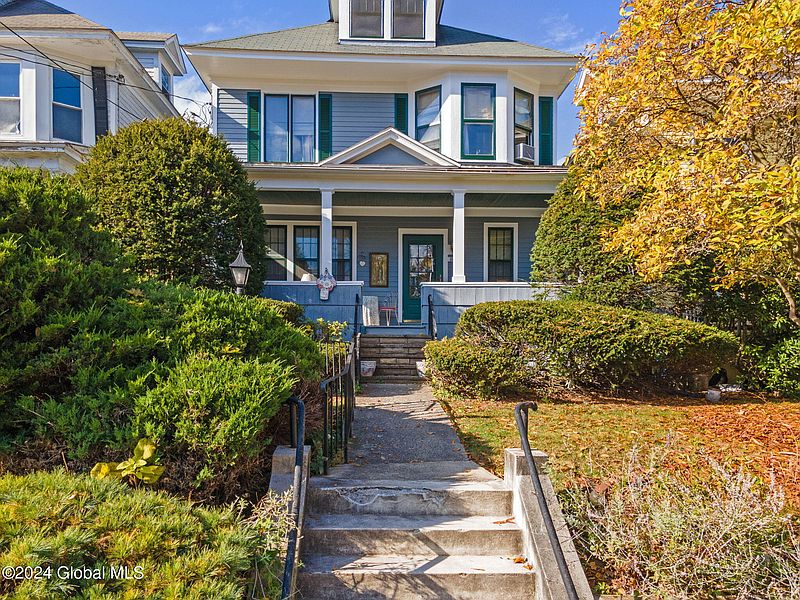 5th image of 110 N Pine Avenue