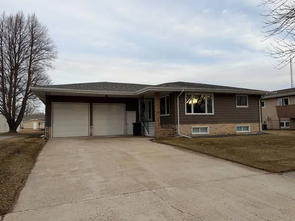 313 Clark Ave, Harvey, ND 58341