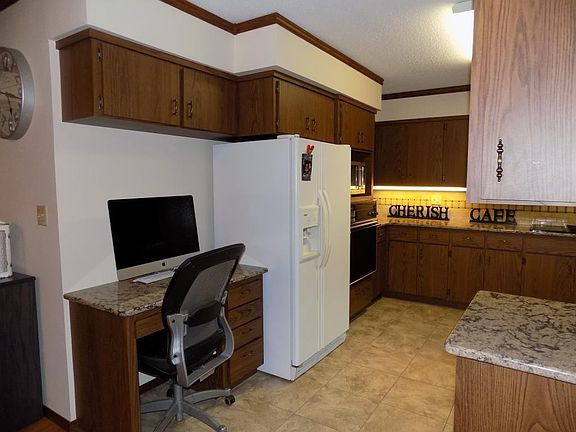 5th image of 1850 Knollwood Dr
