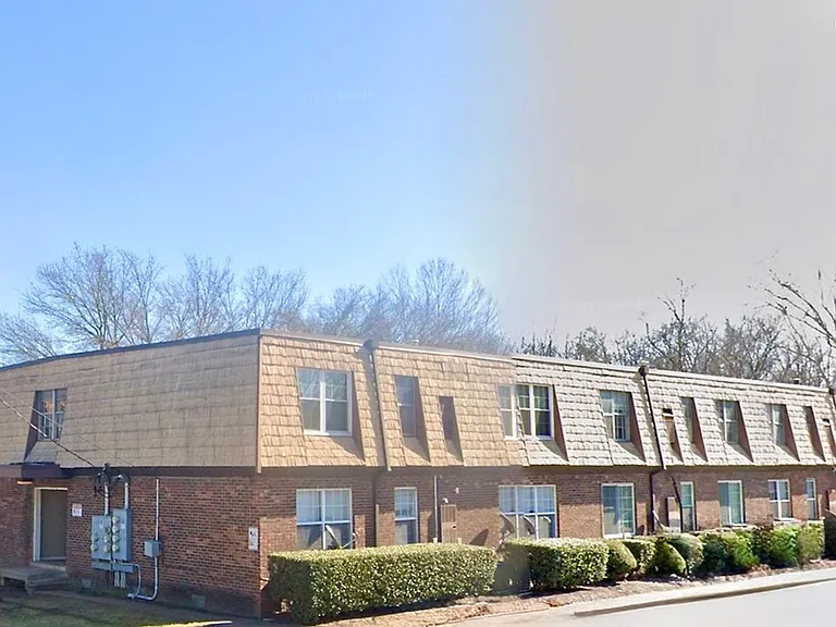 441 Harding Pl #D1 — Photo 2