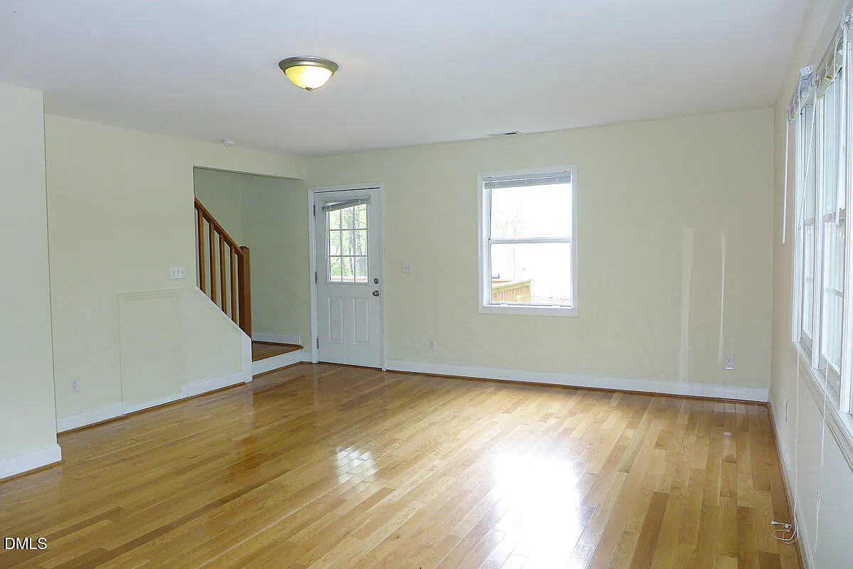 3 bed, 2.0 bath, 1120 sqft, $2,450 — Photo 4