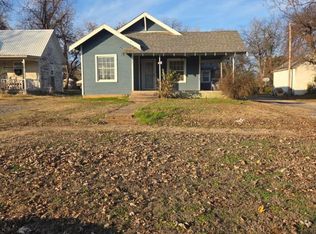 605 Ivanhoe St, Perry, OK 73077