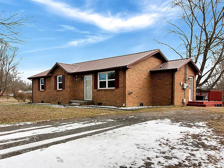 729 Welsey Dr — Photo 3