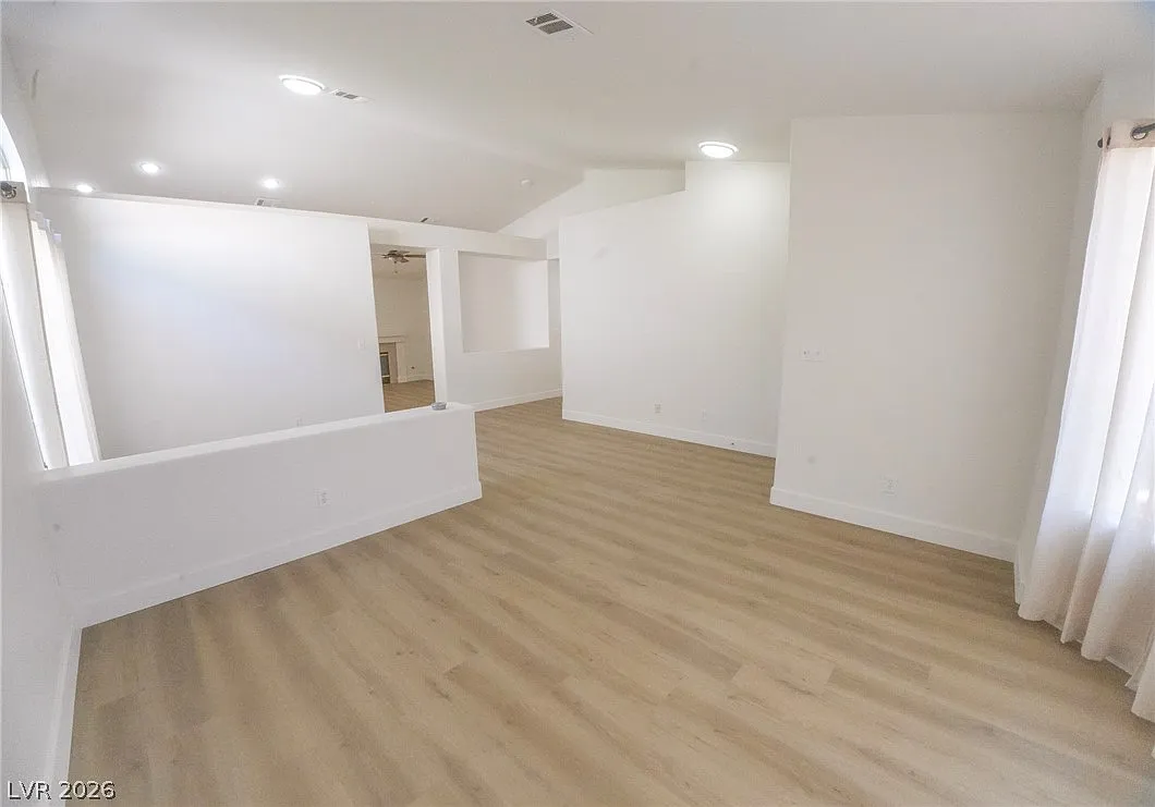 3 bed, 2.0 bath, 1495 sqft, $2,250 — Photo 4