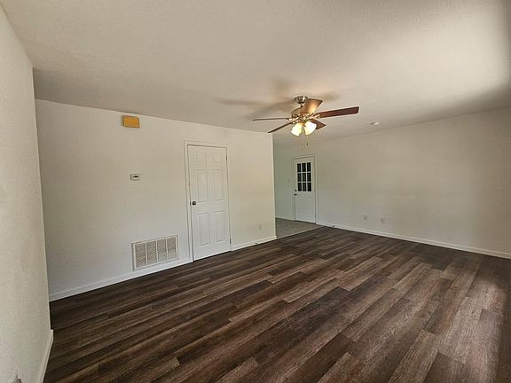 4th image of 1401 Trinity St