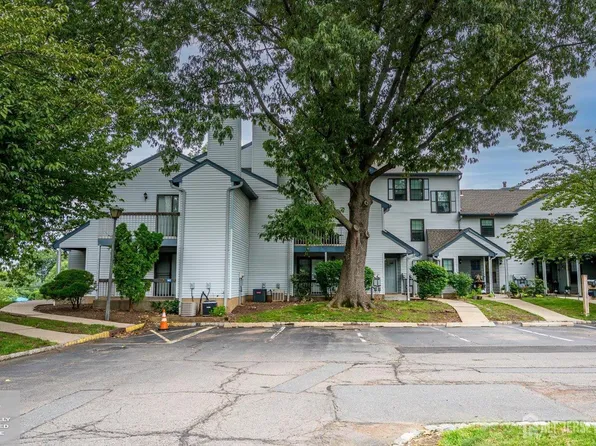 503 Woodbridge Commons Way, Iselin, NJ 08830