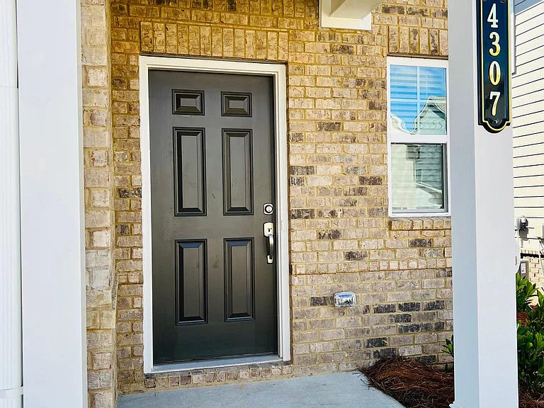 4307 Waxwing St — Photo 2