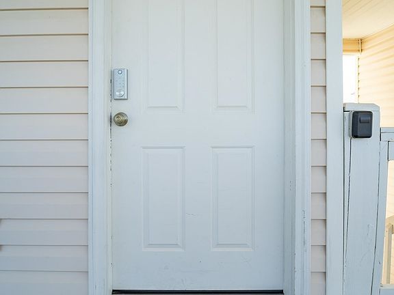 5th image of 1117 W Lagoon Ave #14
