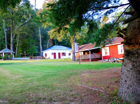 545 E Colliery Ave, Tower City, PA 17980