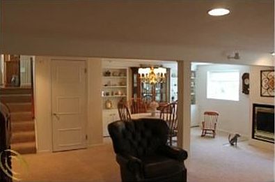 5th image of 922 Blairmoor Ct