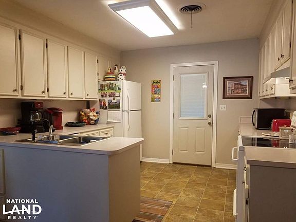 2nd image of 301 Highland Dr