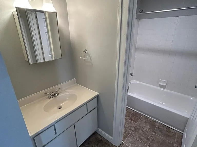 728 East 16th Street (New Town) — Photo 13