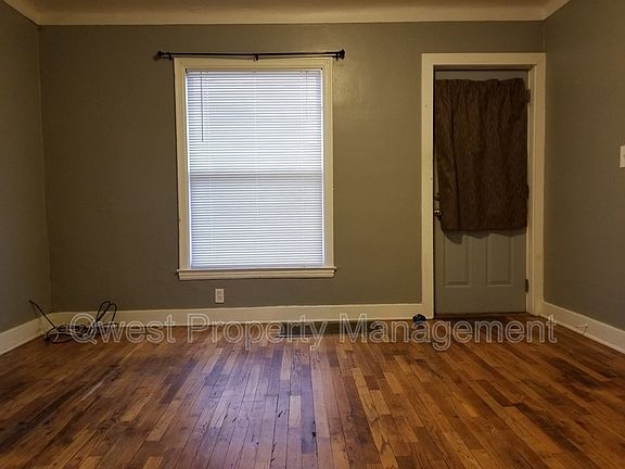 3rd image of 650 Oakdale St SE #2