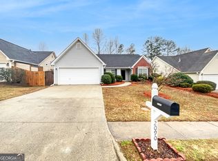 2090 Laurel Pointe Ln, Lawrenceville, GA 30043
