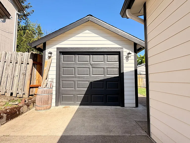 10107 SE Harold St — Photo 22