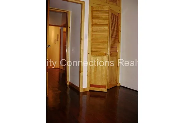 Rented by City Connections Realty | media 9