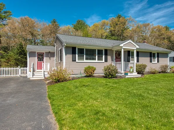 35 Pinecrest Dr, Taunton, MA 02780