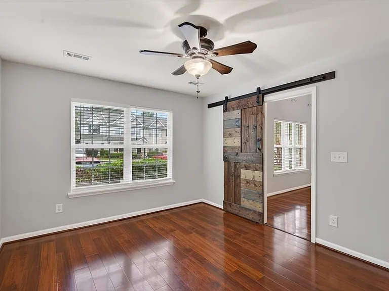 3445 Broadwick St — Photo 29