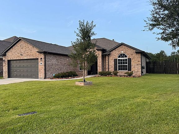 2nd image of 412 Pebble Dr