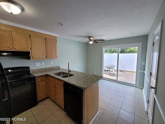 3rd image of 3807 Sterling Pointe Dr #2
