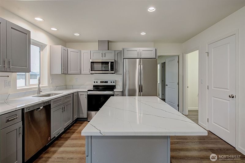5th image of 161 Berryman Way