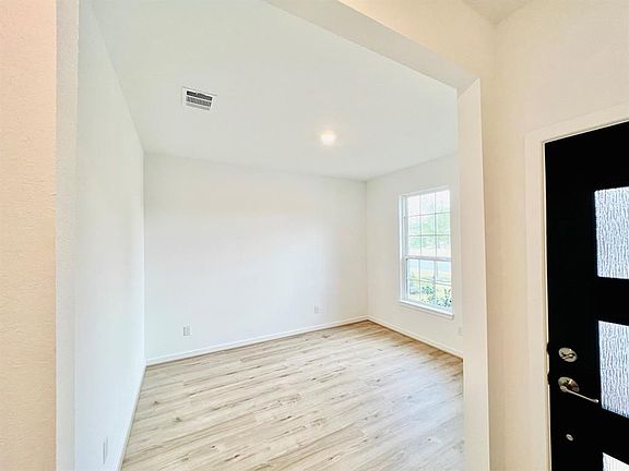 4th image of 7818 Skylark Heights Ln