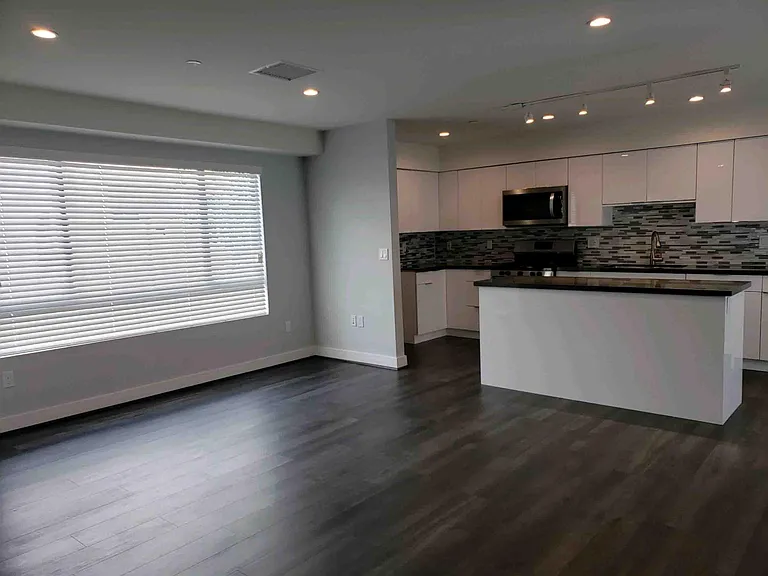 2653 S Hobart Blvd #8 — Photo 8