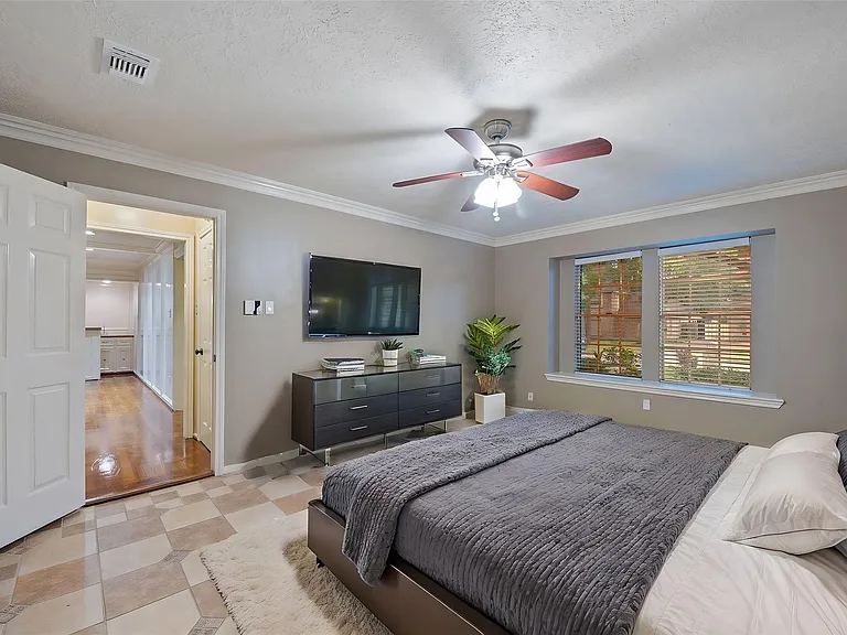 9719 Godstone Ln — Photo 11