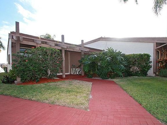 2nd image of 2653 S Parkview Dr