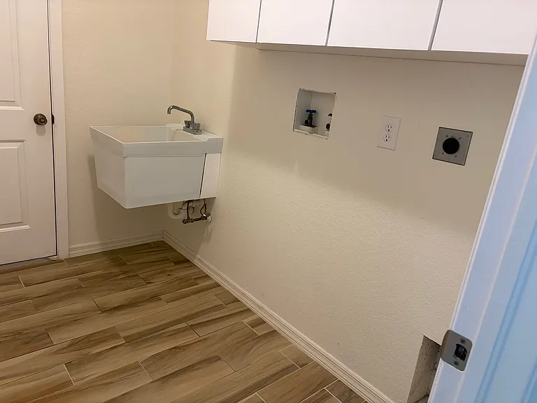 4342 Las Palmas Ave — Photo 16