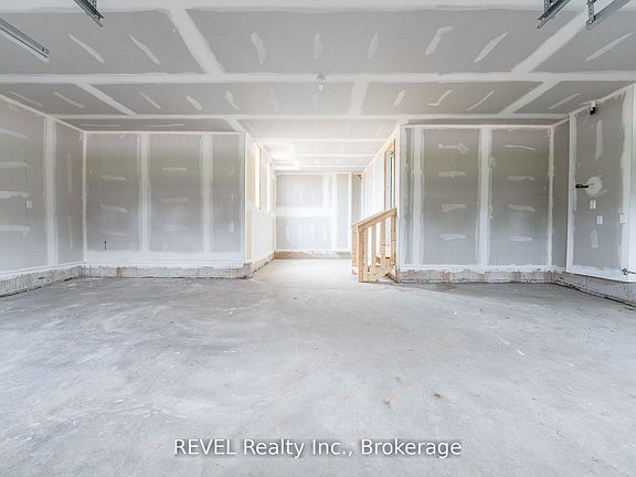 3rd image of 4568 Lyons Pkwy