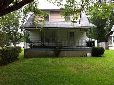 1st image of 808 Greenlawn Ave NW