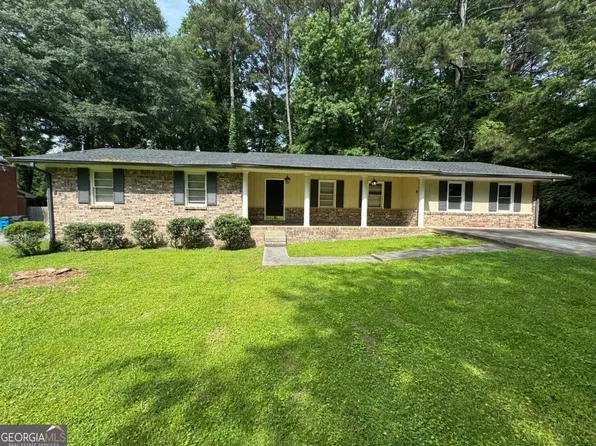 1724 Rhonda Ln, Stone Mountain, GA 30087