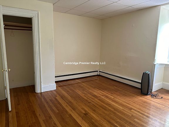 3rd image of 179 Harvard St #2