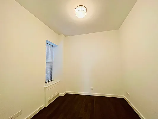 Rented by Mann Maurice A | media 27