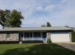 1323 Springdale Dr SE, Grand Rapids, MI 49508