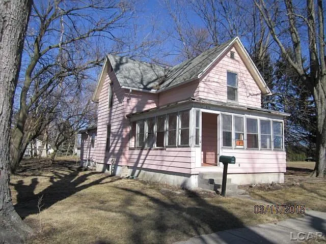 223 Railroad St photo 1